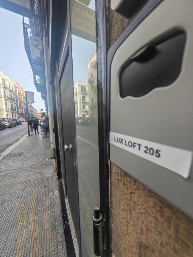 Lux Loft In Centro Apartment Bari Luaran gambar